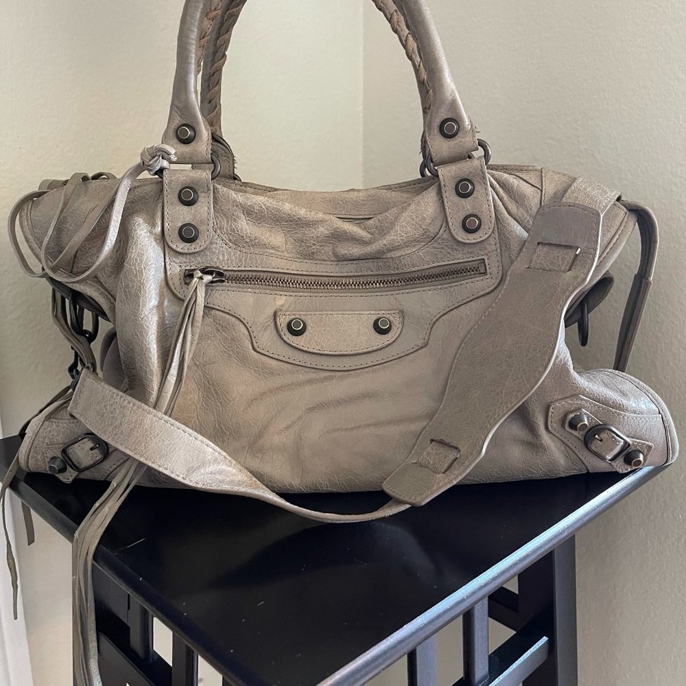 BALENCIAGA Agneau Classic Hardware City Bag